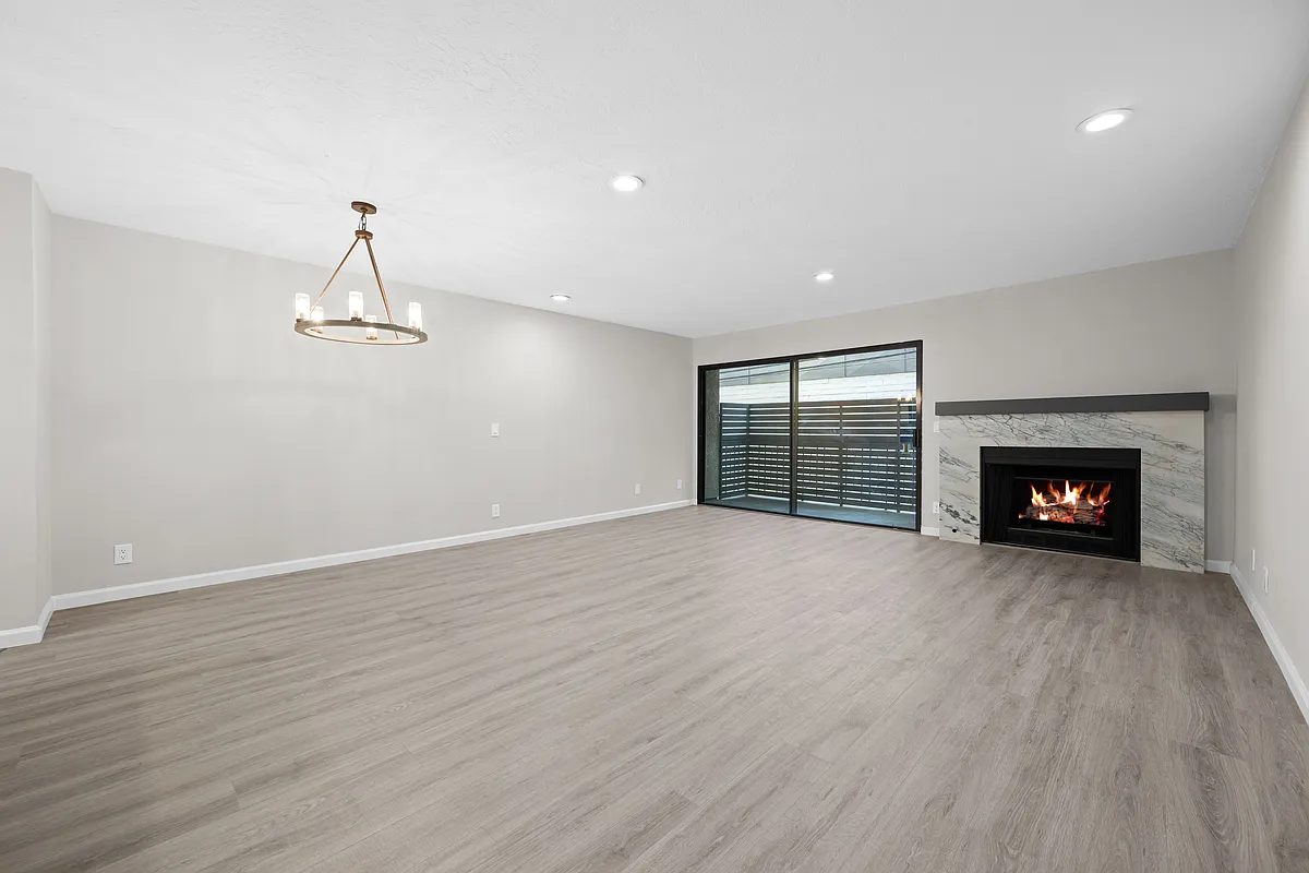 Building Photo - 11718 Goshen Ave #11