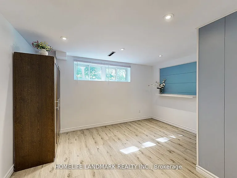 11 Uplands Ave #BASEMENT — Photo 24