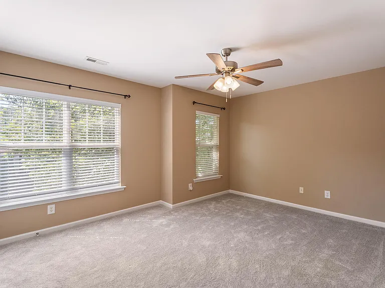 3001 Prospect Pkwy — Photo 19