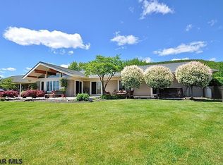 219 Yorkshire Ln, Bellefonte, PA 16823