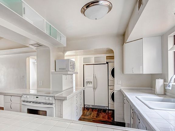3rd image of 8125 Krim Dr NE