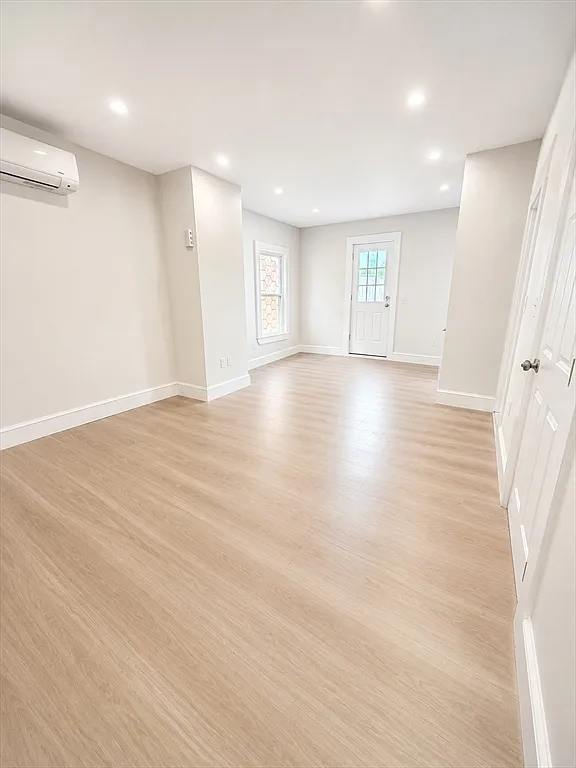 1 bed, 1.0 bath, 700 sqft, $2,800 — Photo 2
