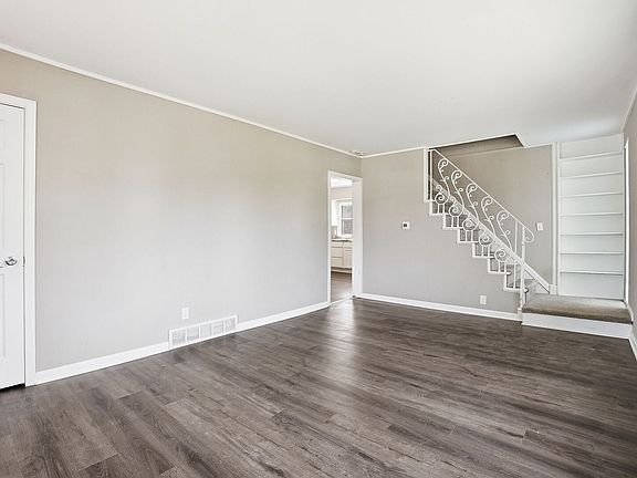 2nd image of 7603 Deep Spring Rd