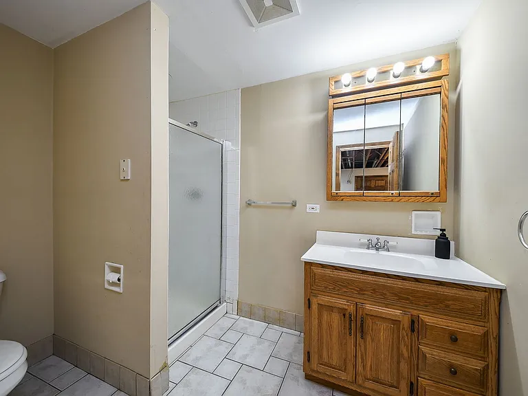 339 Windsor Dr — Photo 19