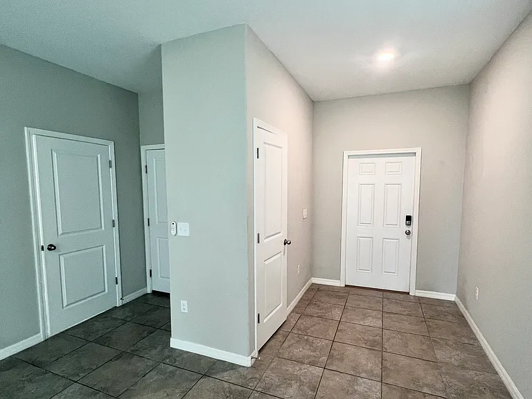 9731 Pembrooke Pines Dr — Photo 3