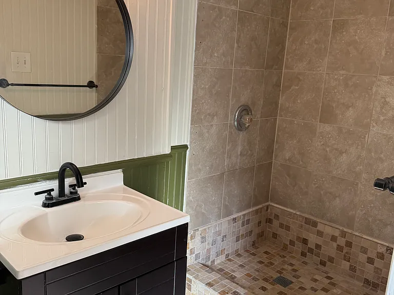 1012 E Sego Lily Dr — Photo 6