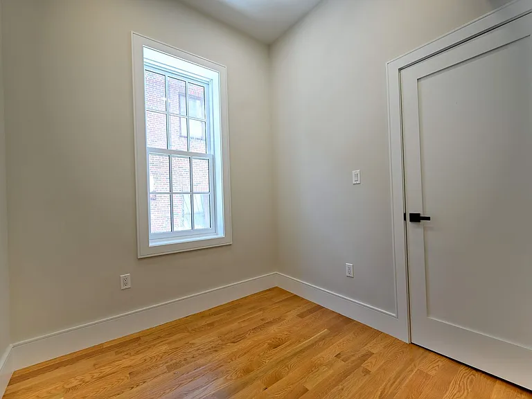 18 Winchester St #2A — Photo 11