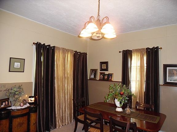 3rd image of 218 East Ave