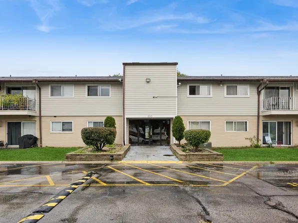 850 E Old Willow Rd APT 211, Prospect Heights, IL 60070