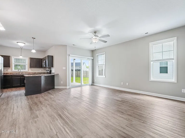 207 Shallowbag Bay Ln — Photo 4