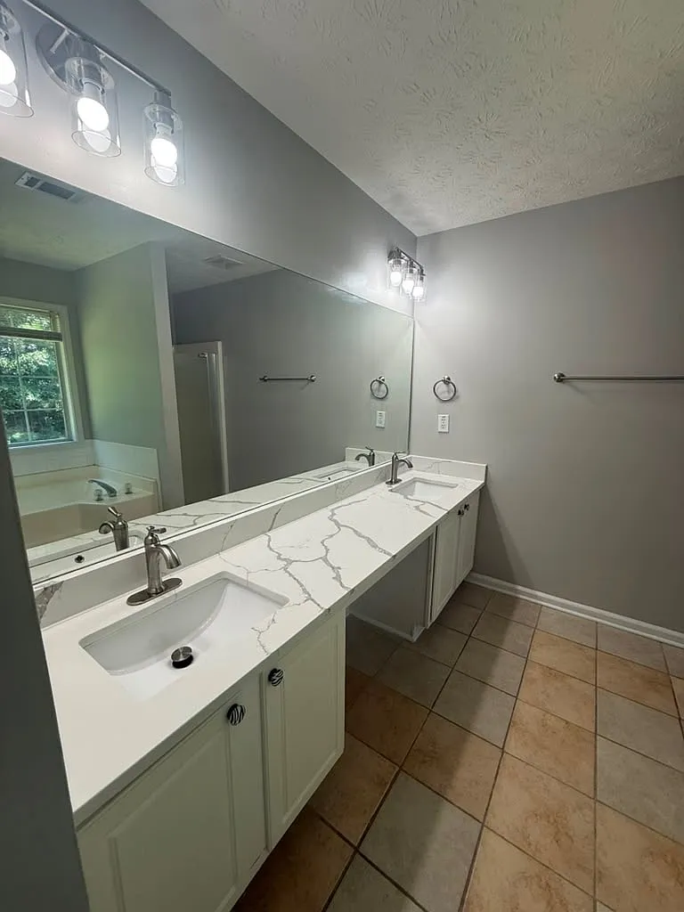 5 bed, 3228 sqft, $2,600 — Photo 4