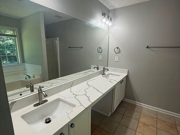 4th image of 1830 Harmony Trce