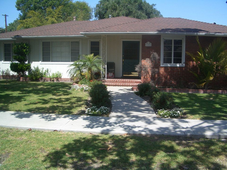 2nd image of 1025 E Freeland St