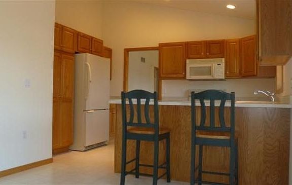 3rd image of 610 Jenna Dr