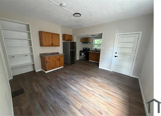 1st image of 24 Waldeck St