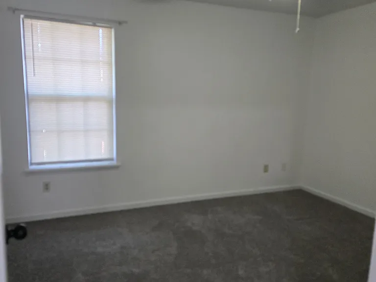 2218 Timberwood Cir N — Photo 21