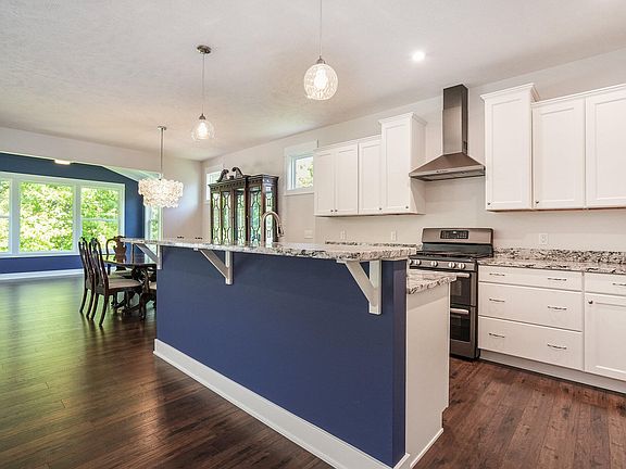 4th image of 4553 Keena Ct NE