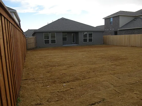 812 Westgate Ct — Photo 2