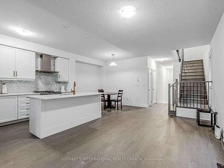 36 Quinton Rdg #UPPER — Photo 11