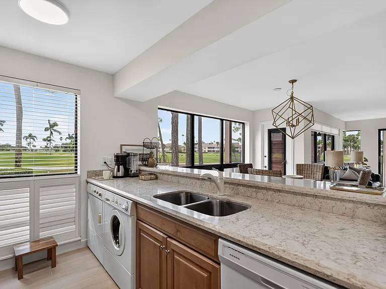 302 Brackenwood Cir — Photo 17