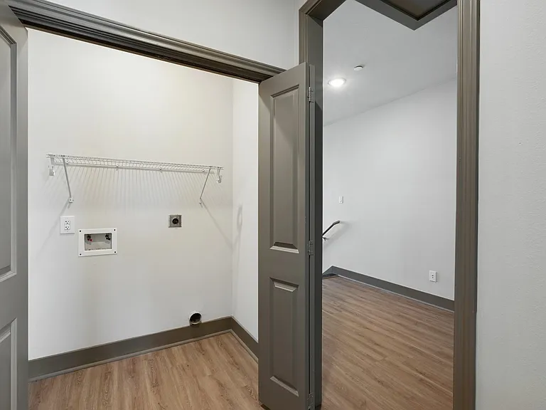 Louetta Creek Laundry Room