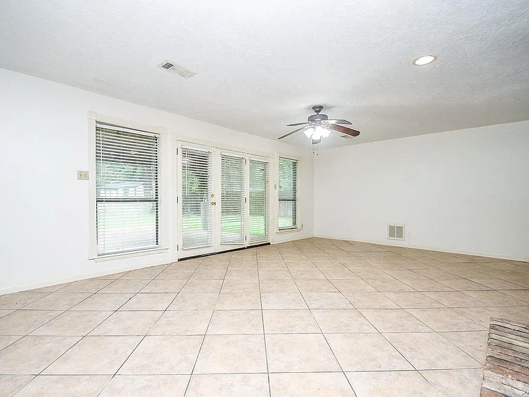 6702 Spring Leaf Dr — Photo 29