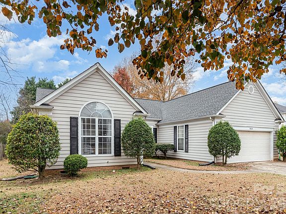 2nd image of 13610 Red Wine Ct