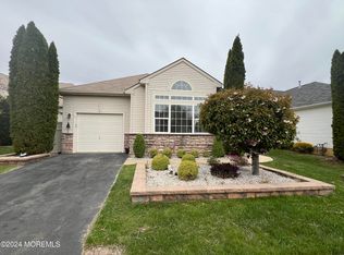 7 Marnier Ct, Manchester, NJ 08759