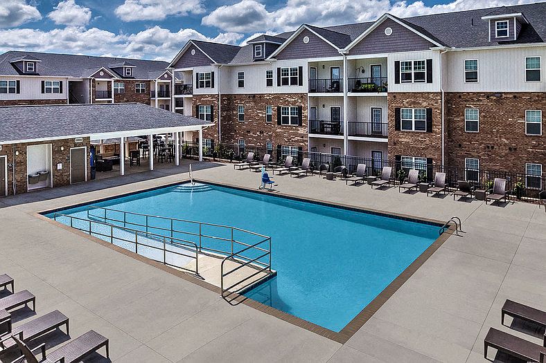 Resort-inspired saltwater swimming pool at Retreat at the Park apartments for rent