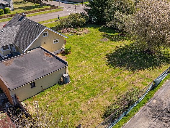 4th image of 1320 4th Street