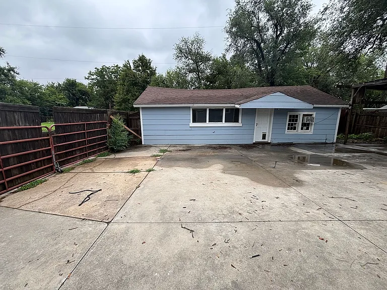 1102 S Millwood Ave — Photo 12