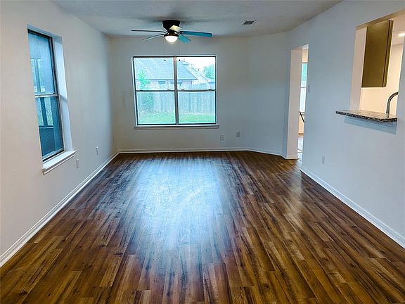 4th image of 5339 Sugar Bush Dr