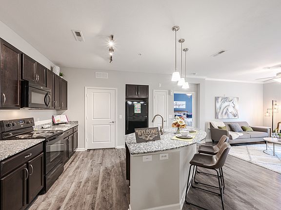 3rd image of 10405 Watermark Pl #3-112