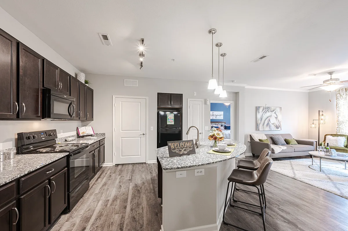 Building Photo - Hurstbourne Estates