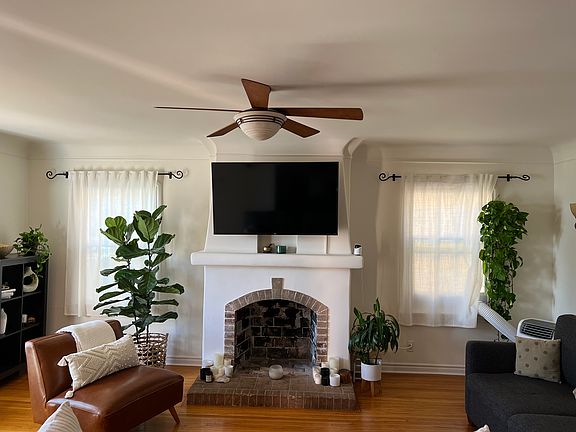 3rd image of 6087 Cashio St #1
