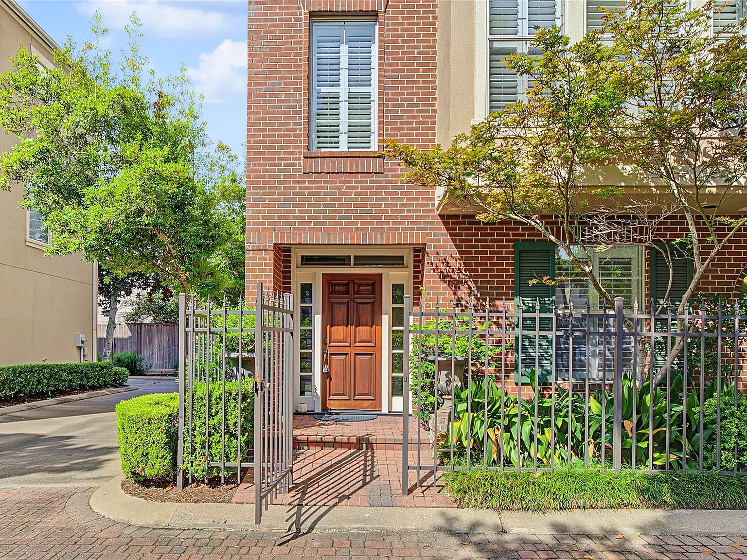 3 bed, 3.5 bath, 2141 sqft, $3,500 — Photo 3