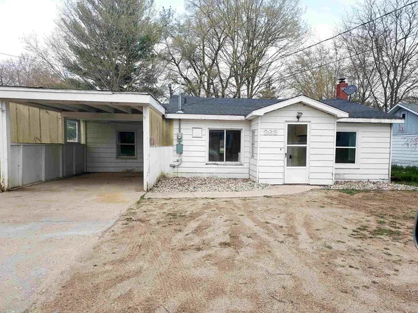 263 N Wright St, Farwell, MI 48622