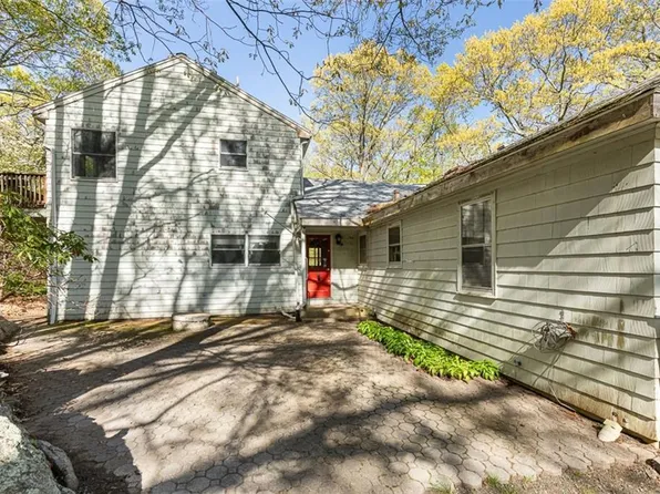 101 Cobble Hill Rd, Lincoln, RI 02865
