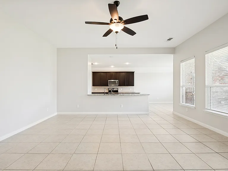 607 Shady Meadow Ln — Photo 6