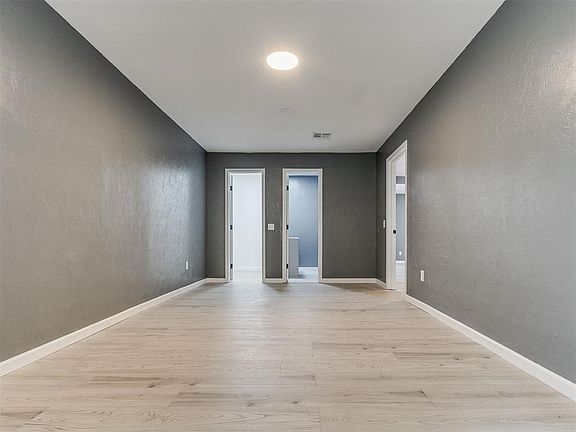 5th image of 1305 Juniper Cir