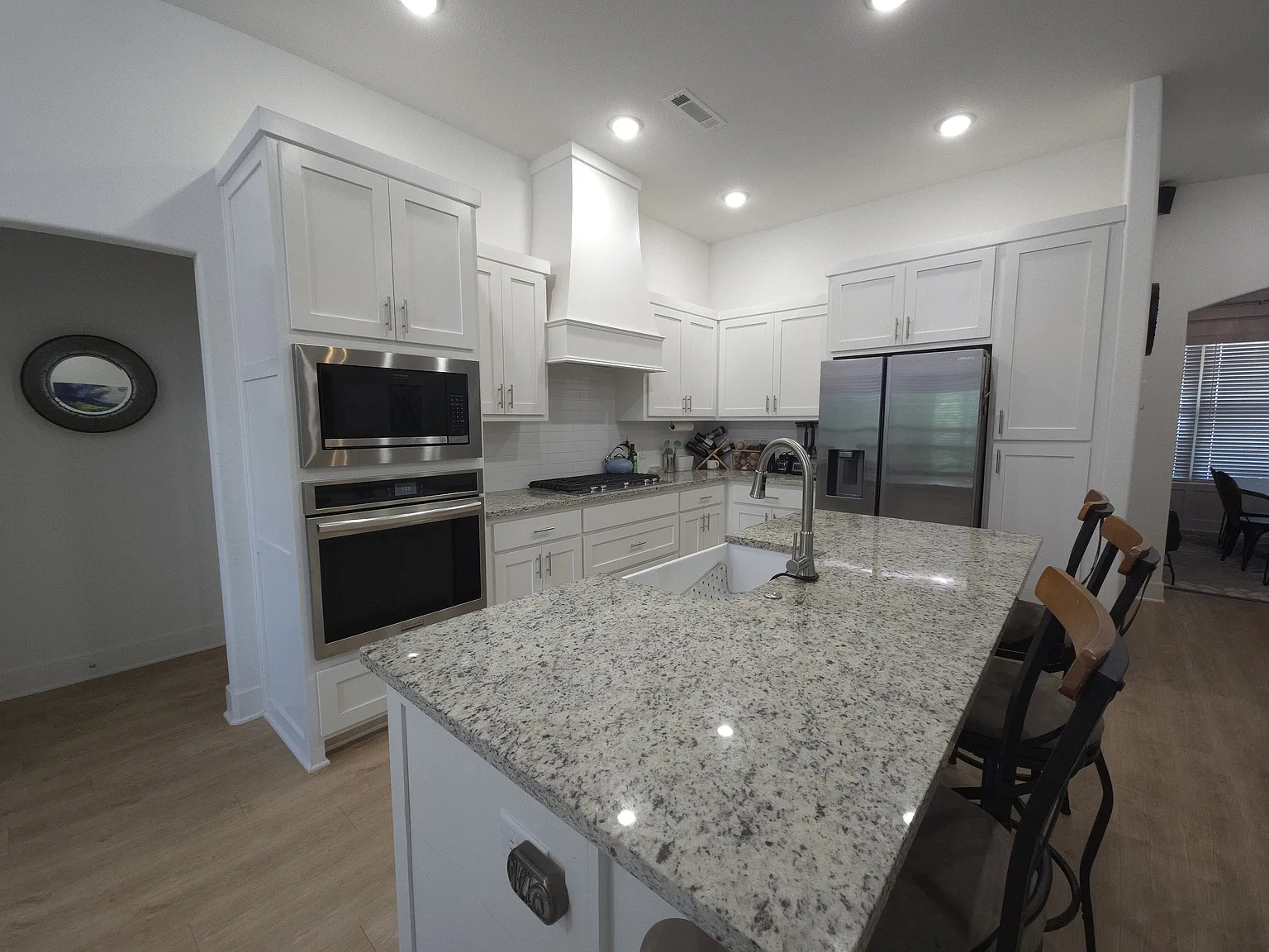 5 bed, 2515 sqft, $3,100 — Photo 3