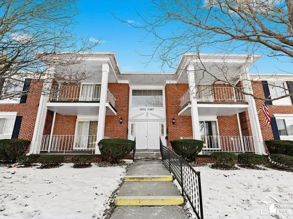 1870 Fort St, Trenton, MI 48183