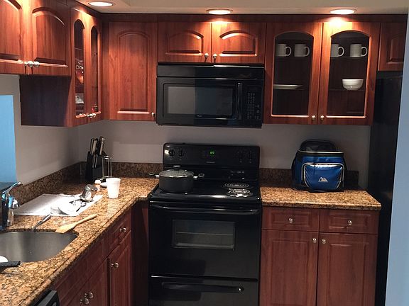 3rd image of 2850 Somerset Dr APT 112L