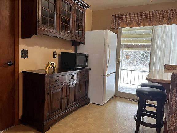5th image of 15837 Park Avenue Ext