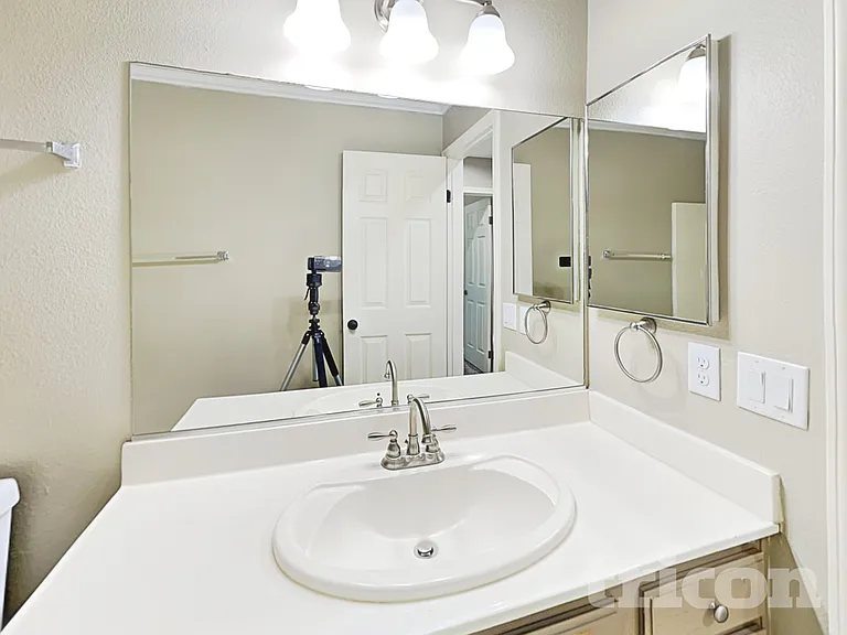 409 W Azure Ave — Photo 11
