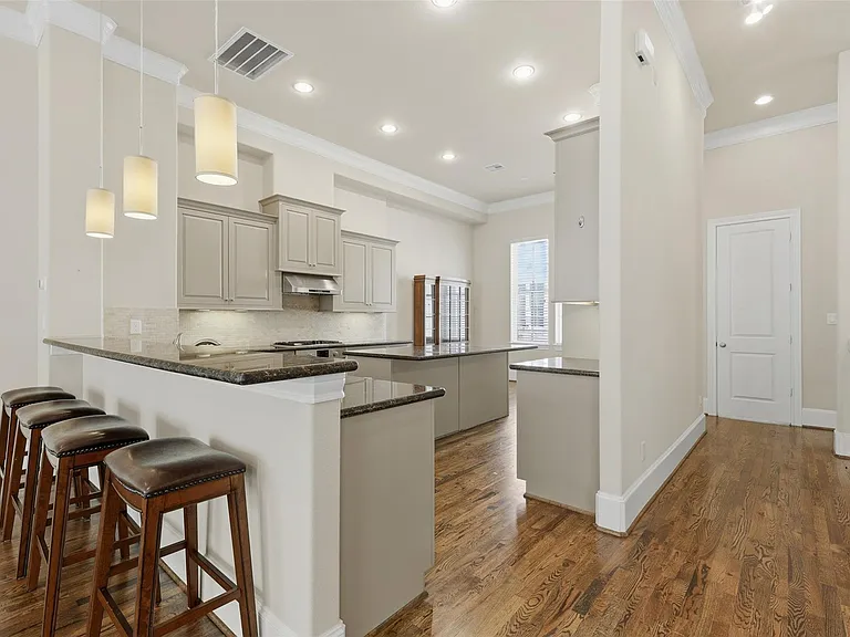 2707 Cohn Trl — Photo 17