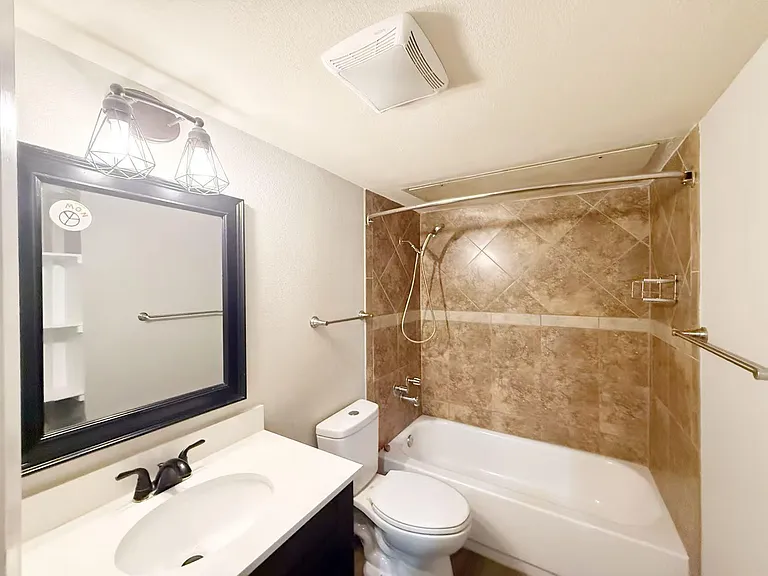 2020 S Congress Ave #1106 — Photo 9