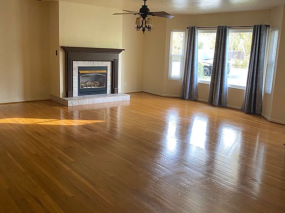 4th image of 3611 San Jose Ln