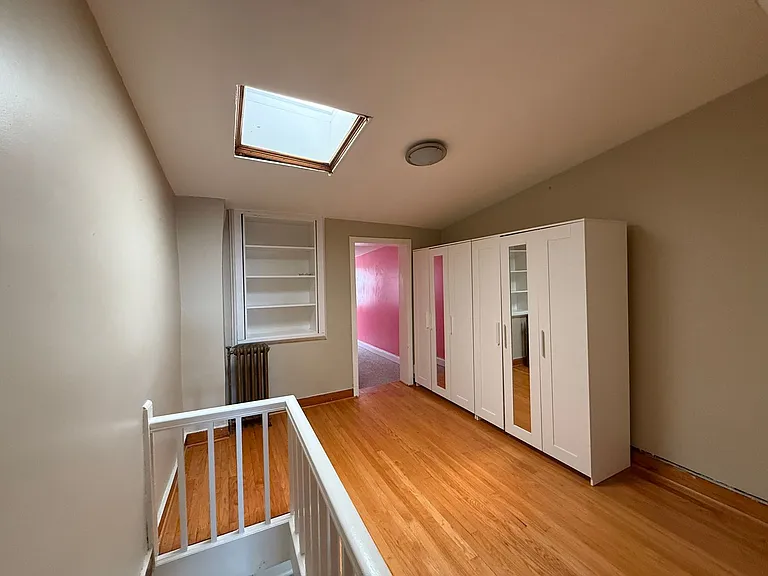 1448 Andre St — Photo 10