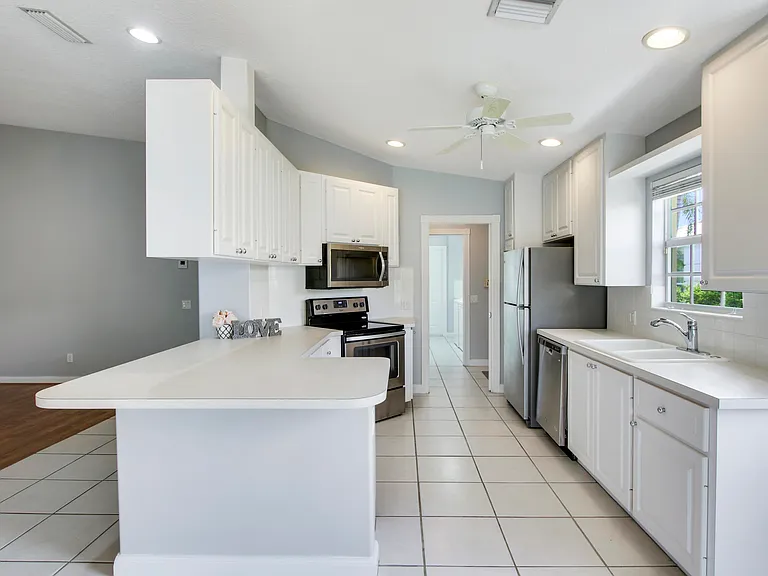 10870 SW Dardanelle Dr — Photo 9